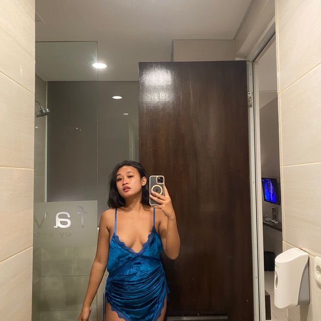 12 Unique Ways Tante Barat Viral Kau Buat Aku Lupa Dunia